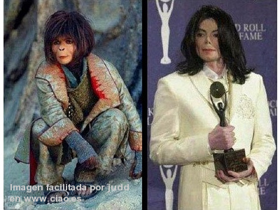 la imagen de la izquierda es en lo que Michael se iba a convertir con todas las cirugias.